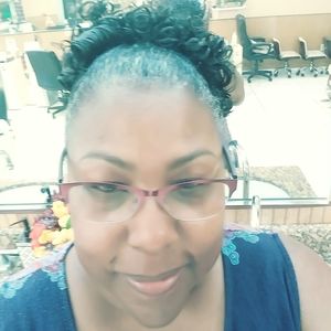 Meet your Posher, Lynn